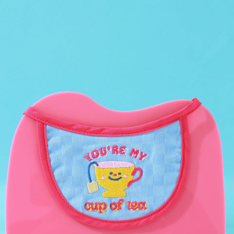 Doggu Foodie Bib - You're My Cup of Tea close-up
