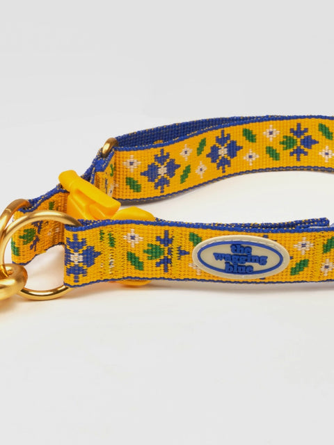 The Wagging Blue Signature Collar