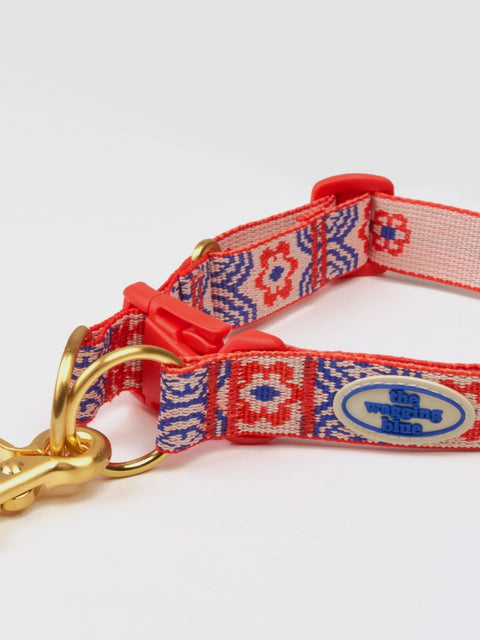 The Wagging Blue Signature Collar